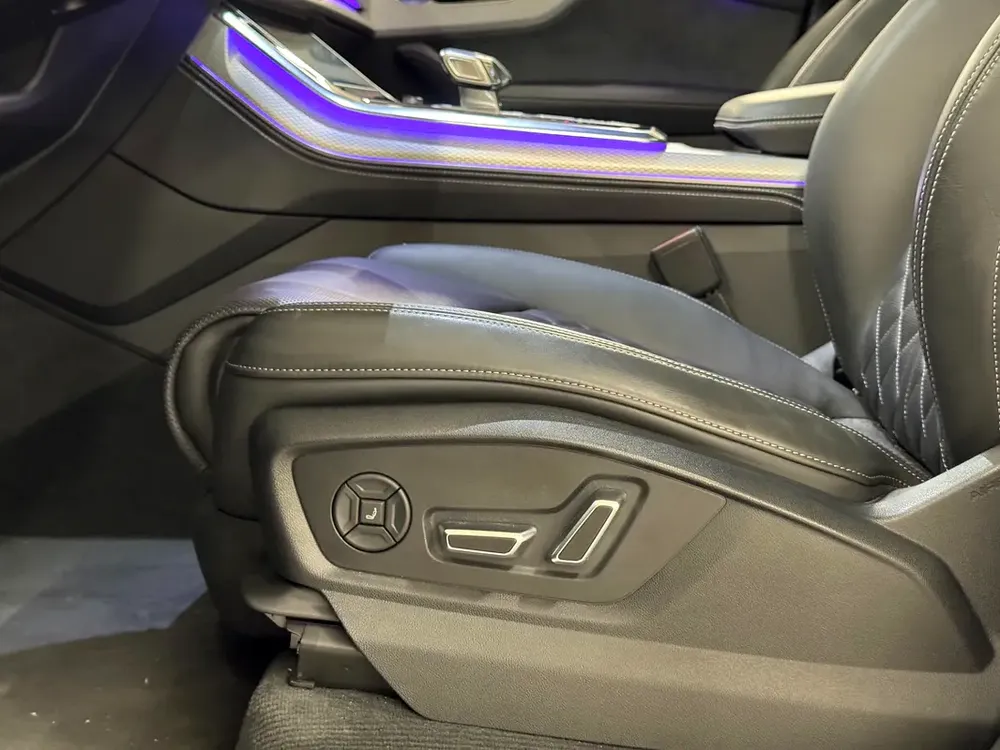 Q7 PROGRESS BLACK 55 TFSI QUATTRO | Warranty | Service - Image 15