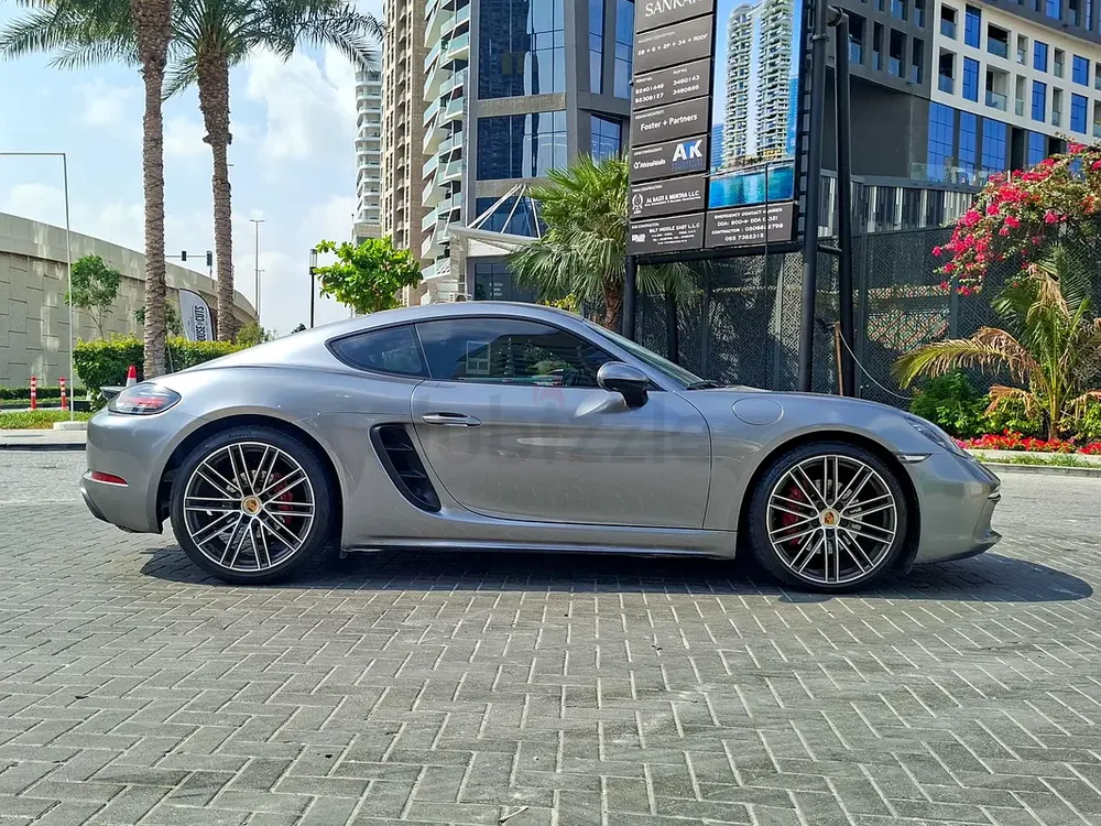 AED 3360/month | 2017 Porsche Cayman  | GCC Specs | Ref#431946 - Image 4