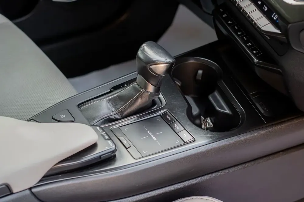 LEXUS UX 200 2019 - Image 11