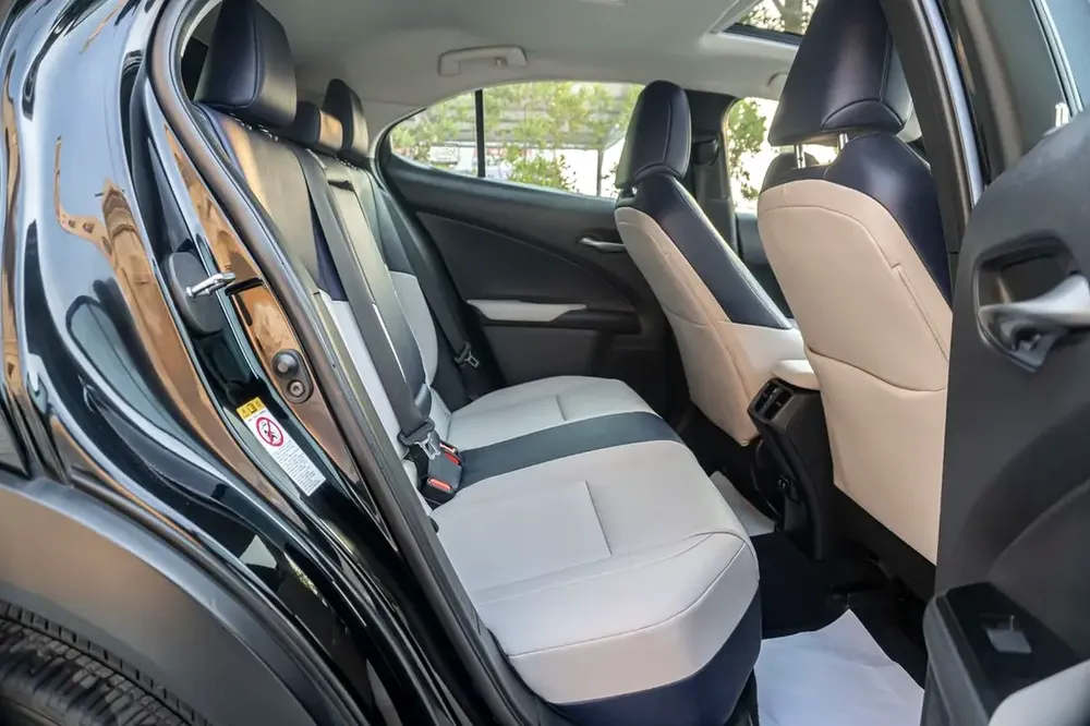 LEXUS UX 200 2019 - Image 15
