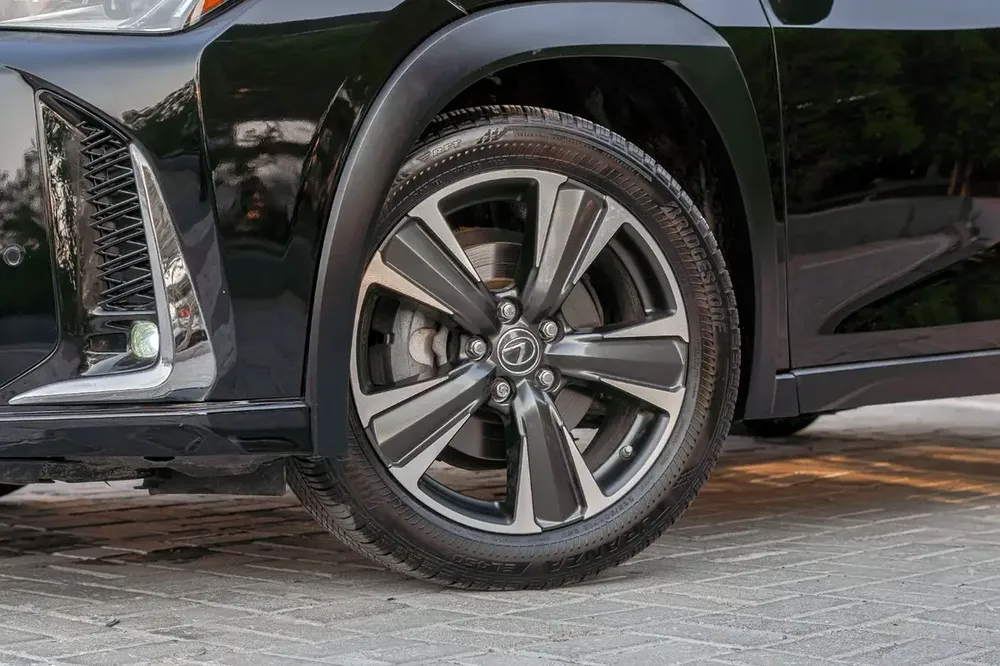 LEXUS UX 200 2019 - Image 6