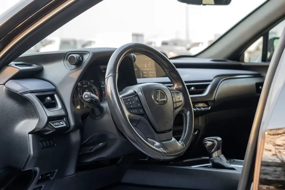 LEXUS UX 200 2019 - Image 7