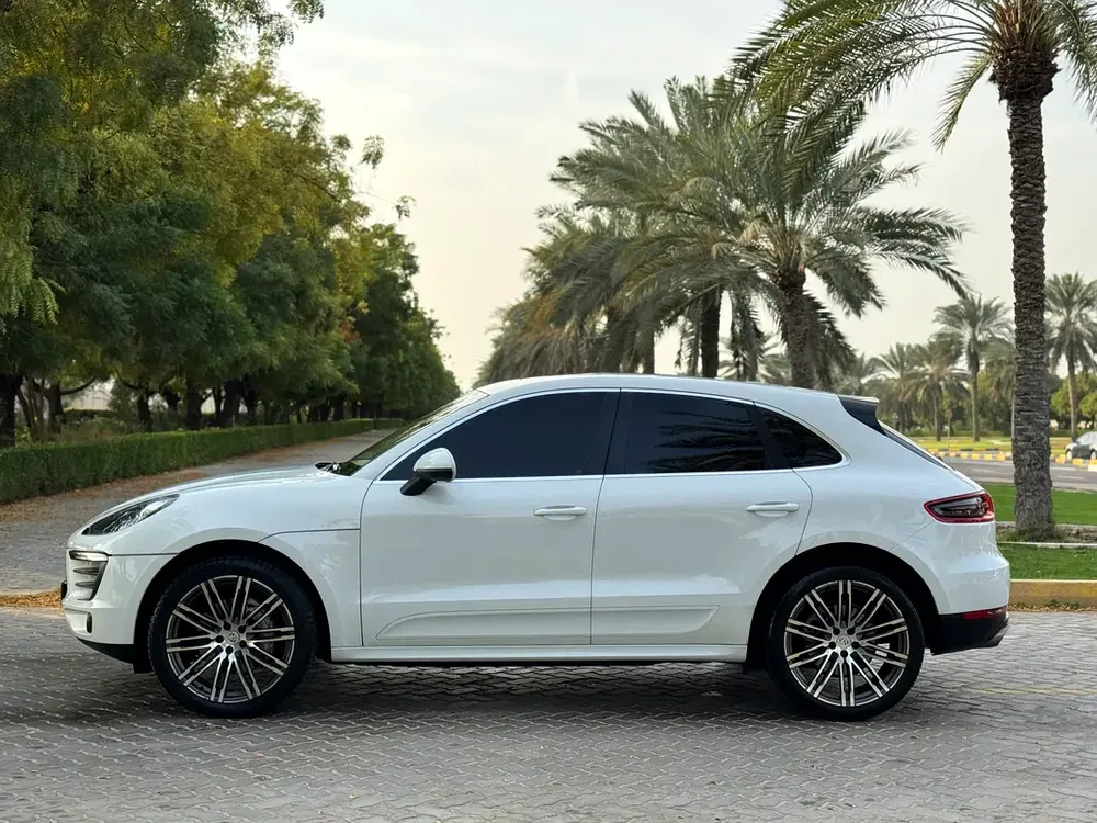 PORSHE - MACAN - S - 2015 VERY GOOD CONDITION GCC - Image 5