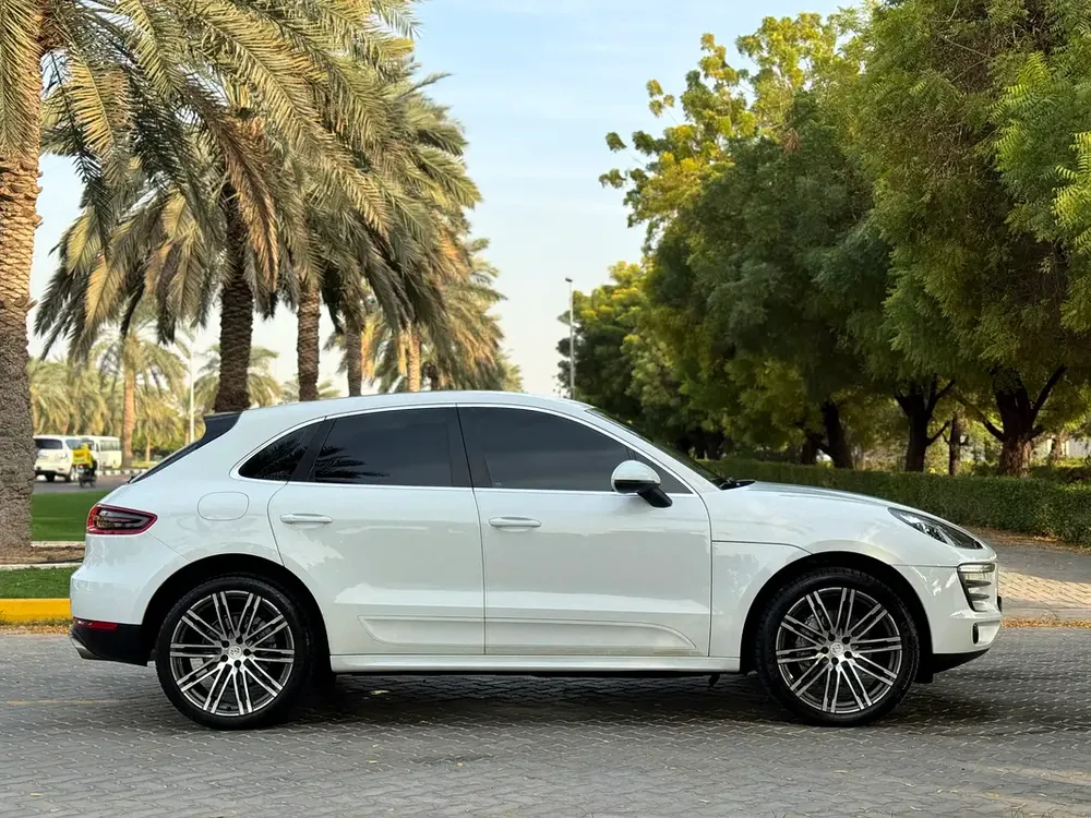 PORSHE - MACAN - S - 2015 VERY GOOD CONDITION GCC - Image 6