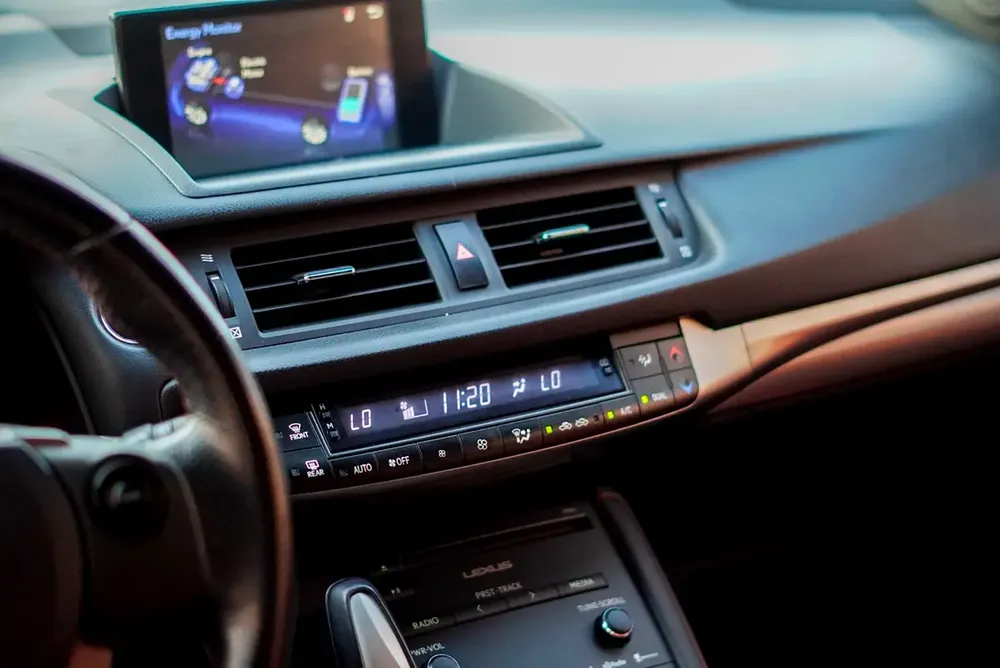 lexus ct200h 2016 - Image 10
