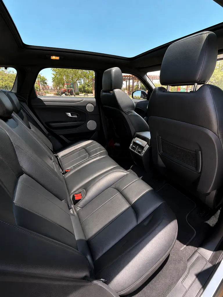 2019 Range Rover Evoque | GCC Spec | Excellent Condition | Lady Driven | - Image 8