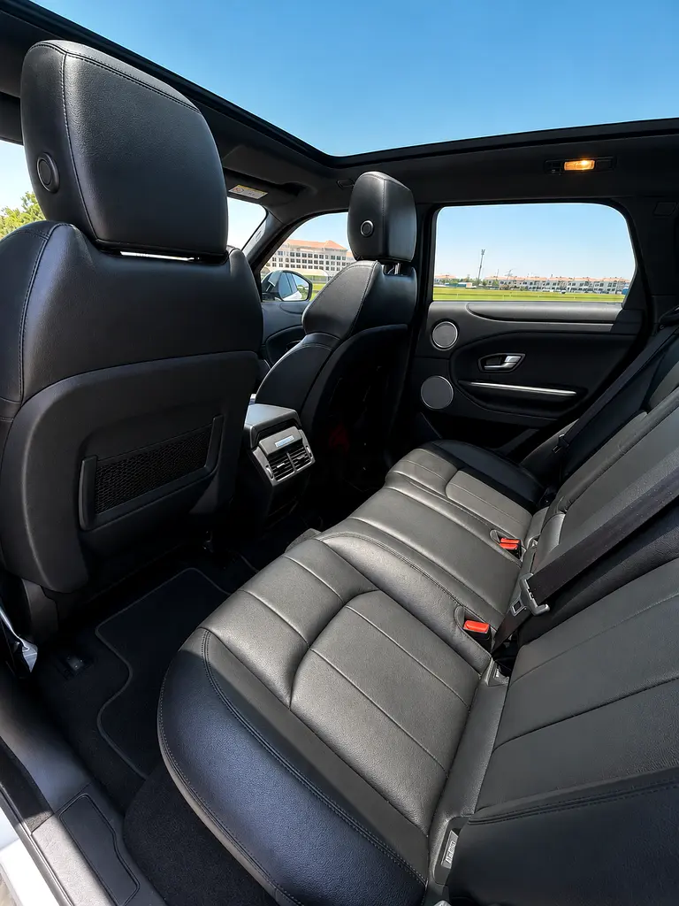 2019 Range Rover Evoque | GCC Spec | Excellent Condition | Lady Driven | - Image 9