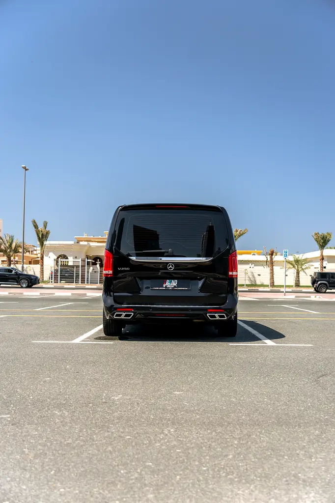 Mercedes-Benz V250 V-Line 2024 GCC | 1 of 10 Handmade | VIP Spec | 60,000 KM | 2 Keys | First Owner - Image 5
