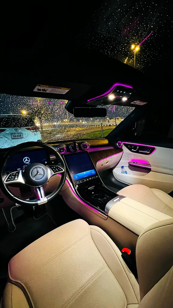 Mercedes-Benz C300 Full Option - Image 10