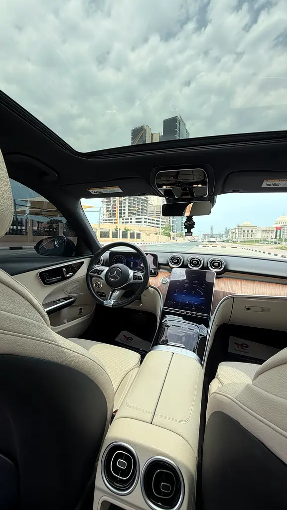 Mercedes-Benz C300 Full Option - Image 6