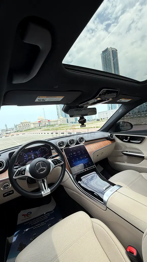 Mercedes-Benz C300 Full Option - Image 9