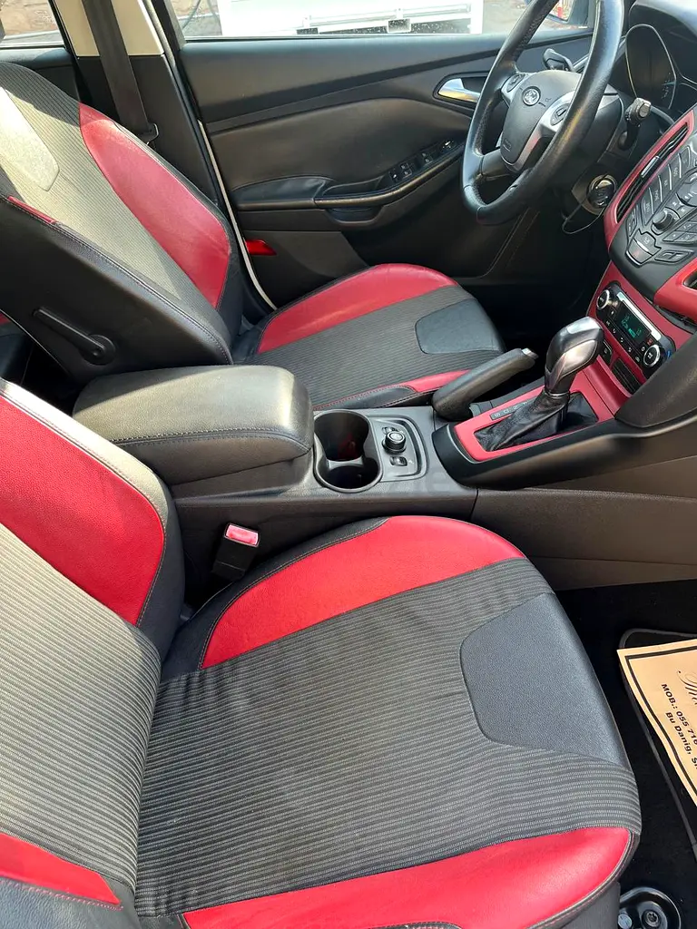 FORD FOCUS 2014 2.0 FULL OPTION HATCH BACK GCC SPECS - Image 10