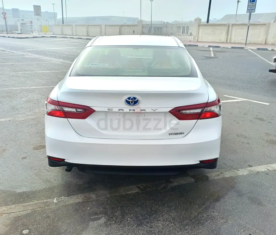 2023 Toyota Camry S  Hybrid - GCC Specs - Excellent Condition - Image 7