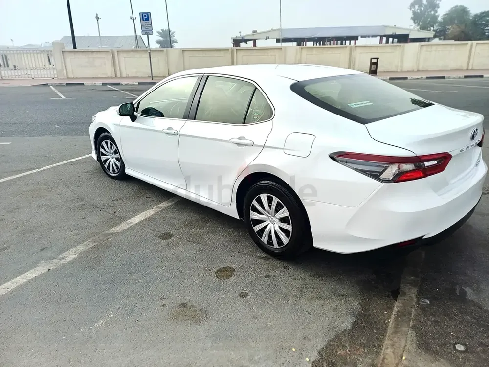 2023 Toyota Camry S  Hybrid - GCC Specs - Excellent Condition - Image 8