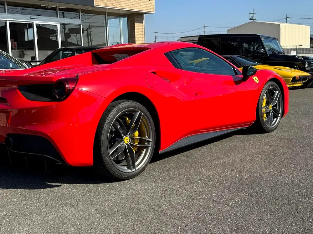 Ferrari 488 Spider 2016 | GCC Specs | Pristine Condition - Image 4