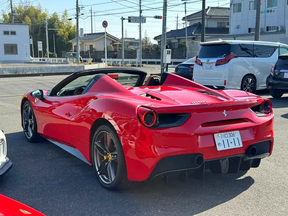 Ferrari 488 Spider 2016 | GCC Specs | Pristine Condition - Image 6