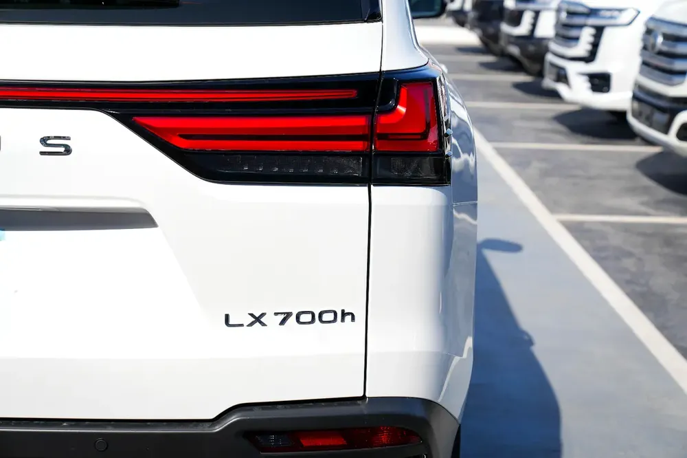 Lexus LX700h VIP Hybrid 2026 GCC Specs | Brand New Luxury Hybrid - Image 7