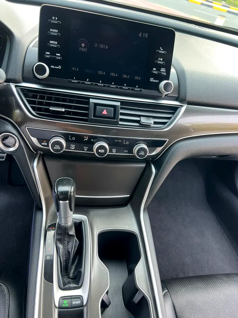 🔥Honda Accord Sport 2018 GCC Specs • 1.5L 4CYL • SUPERB CONDITION!🔥 - Image 13
