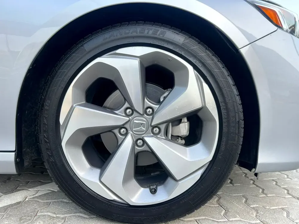 🔥Honda Accord Sport 2018 GCC Specs • 1.5L 4CYL • SUPERB CONDITION!🔥 - Image 18