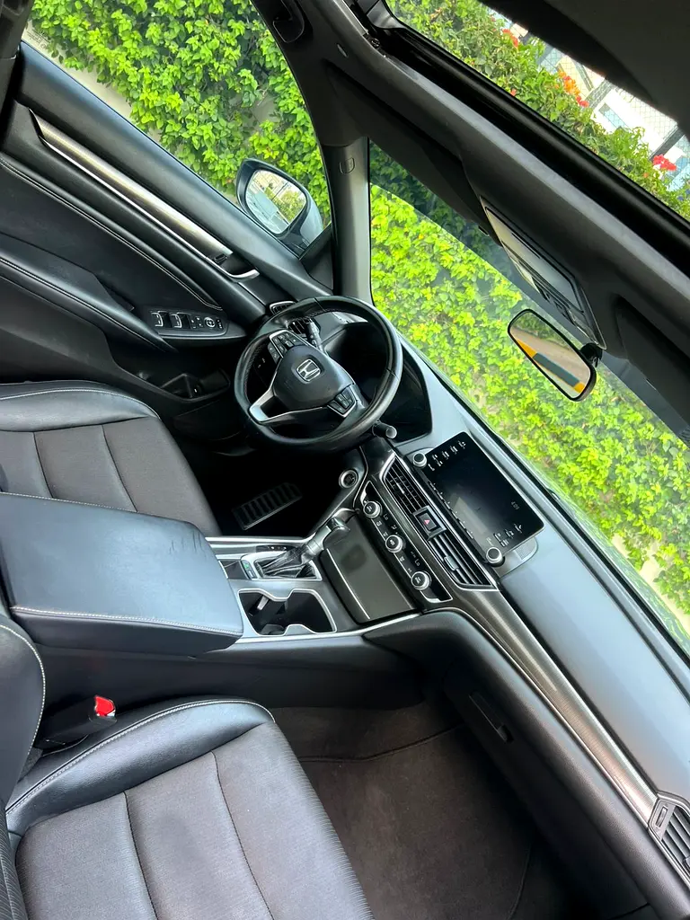 🔥Honda Accord Sport 2018 GCC Specs • 1.5L 4CYL • SUPERB CONDITION!🔥 - Image 8