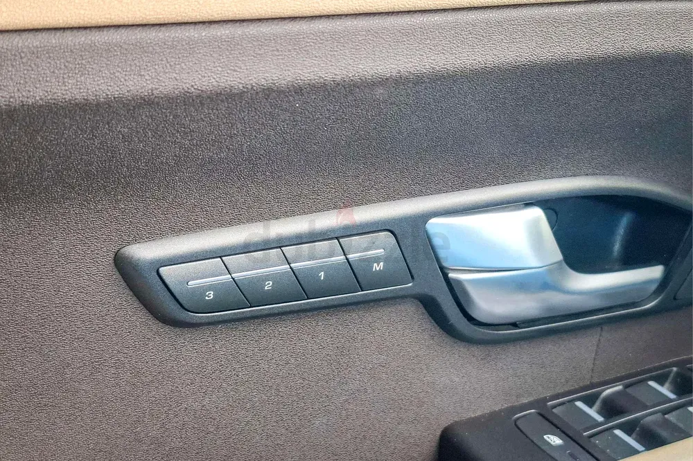 Inspected Car | 2014 Land Rover Range Rover Evoque Dynamic | GCC Specs | Ref#435571 - Image 15