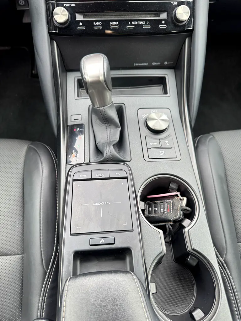 Lexus IS 300 2022 - American Specs - GCC Resale - Image 10