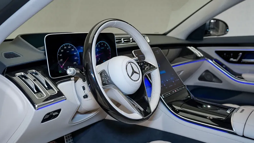 Special Offer | AED 5,250 PM | Warranty Service Pack 2027, Super Low KM | S 500 AMG Line - Image 5