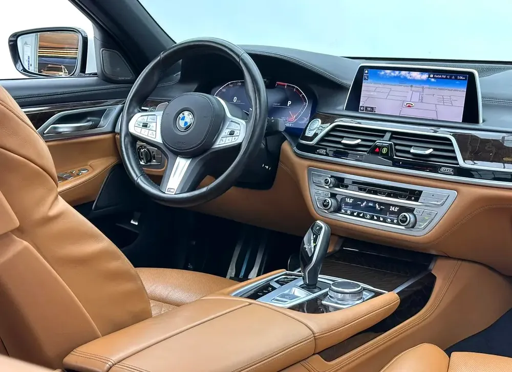 2021 BMW 730Li M-Sport M-Kit TwinPowerTurbo GCC - Image 12