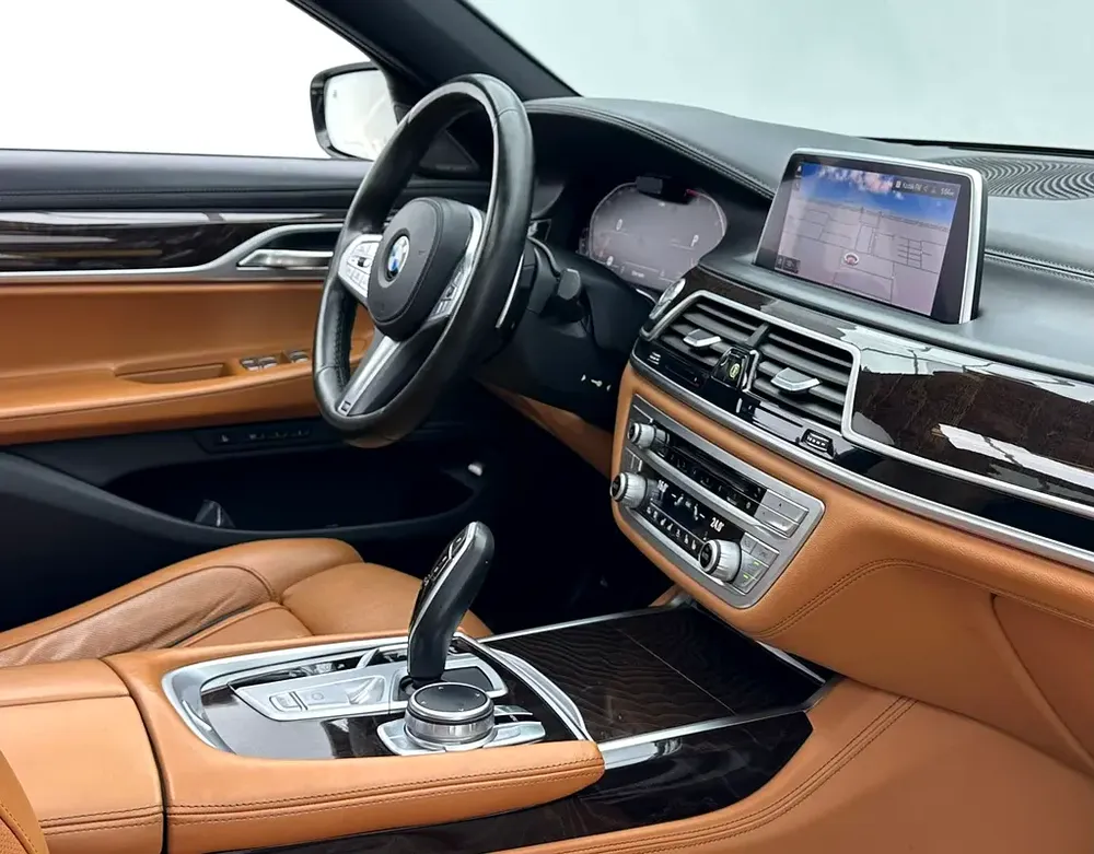 2021 BMW 730Li M-Sport M-Kit TwinPowerTurbo GCC - Image 13