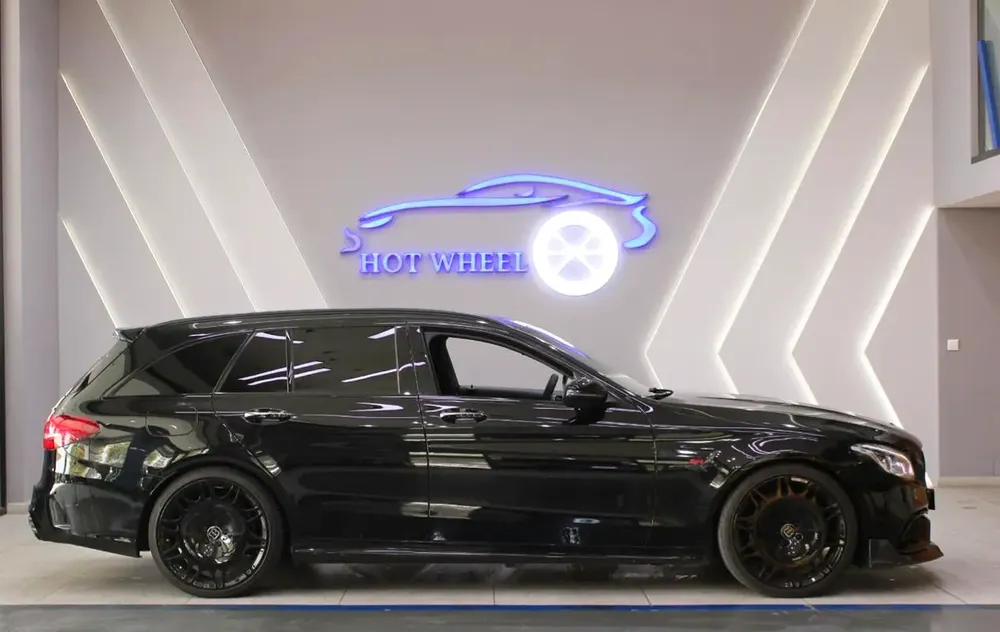 2018 Mercedes-Benz C-Class C63 AMG - European Specs - Image 4