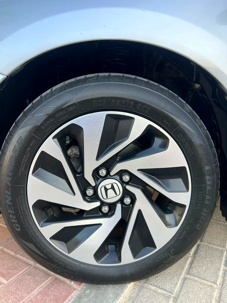 GCC 2015 Honda Civic EX |  Excellent Condition | Fuel Efficient! - Image 17
