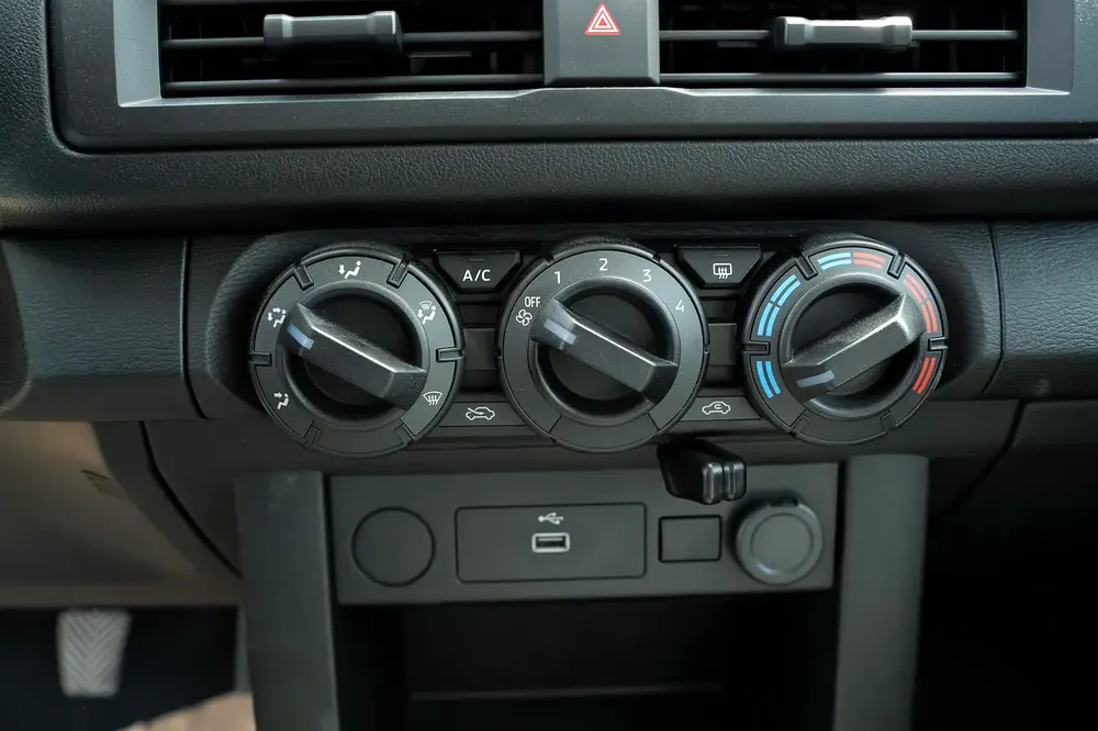 Mitsubishi L200 Double Cab GL Petrol 2024 - Brand New Pickup - Image 18