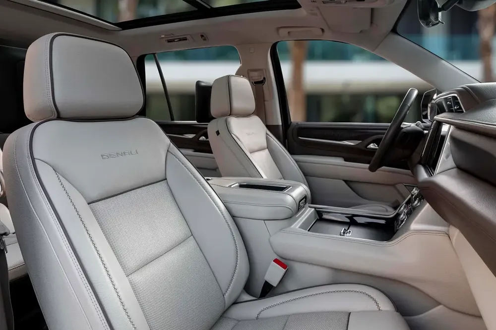 3,623 P.M |  Yukon Denali | 0% Downpayment | Full Service History! - Image 11