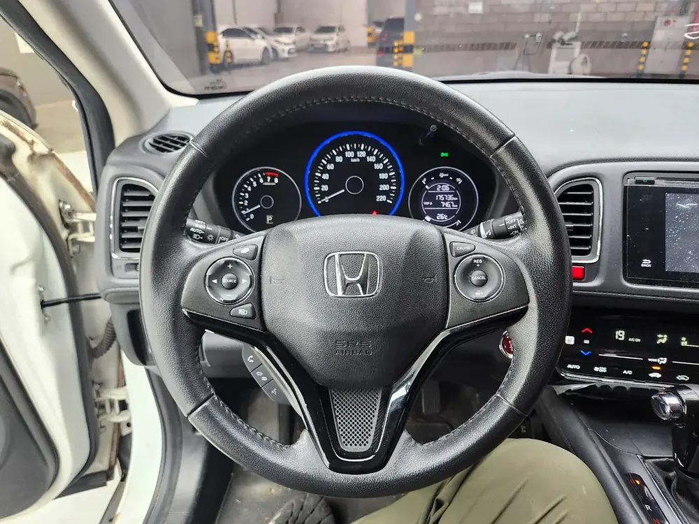 HONDA HR-V (G) 1.8 2WD - Image 11