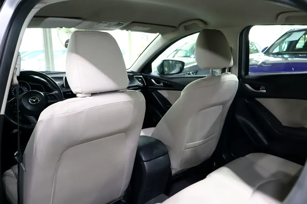 1.6L . GCC Specs . Excellent Condition - Image 10