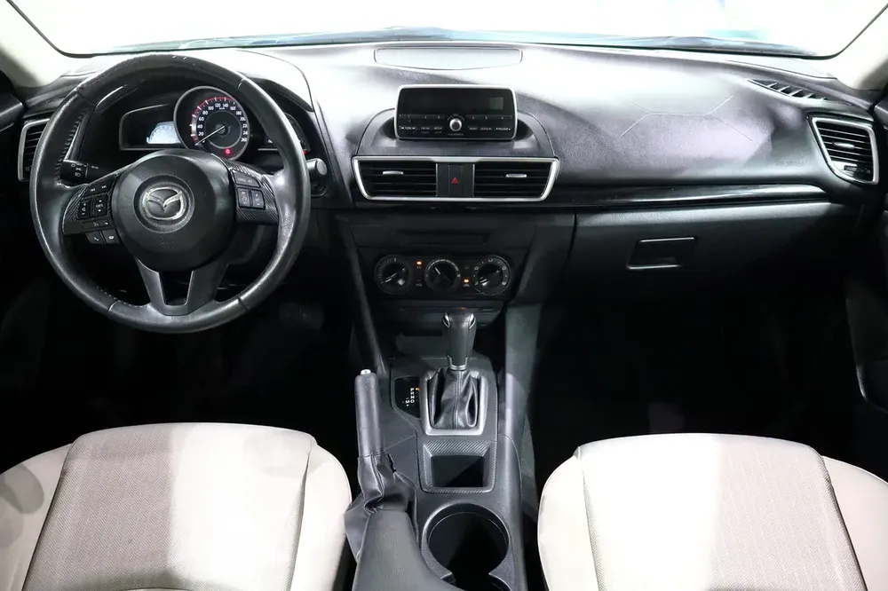 1.6L . GCC Specs . Excellent Condition - Image 11