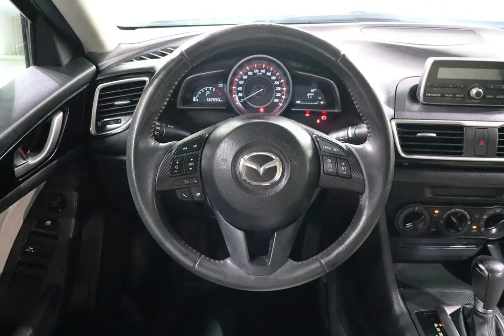 1.6L . GCC Specs . Excellent Condition - Image 12