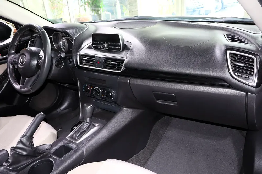 1.6L . GCC Specs . Excellent Condition - Image 16