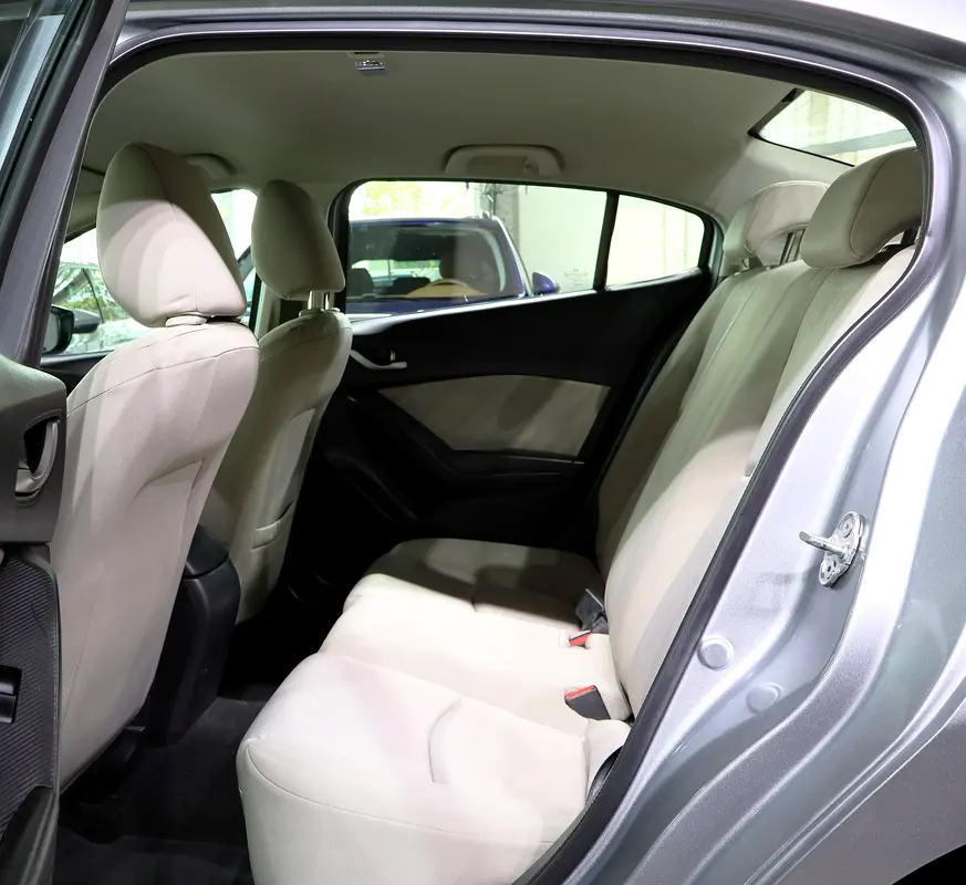 1.6L . GCC Specs . Excellent Condition - Image 9