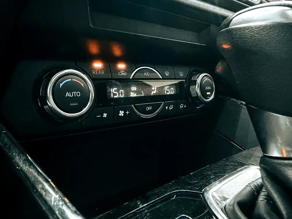 AED 940 // 20%DP // 2018 Mazda CX-9 Signature edition 2.5L V4 AWD - Image 15