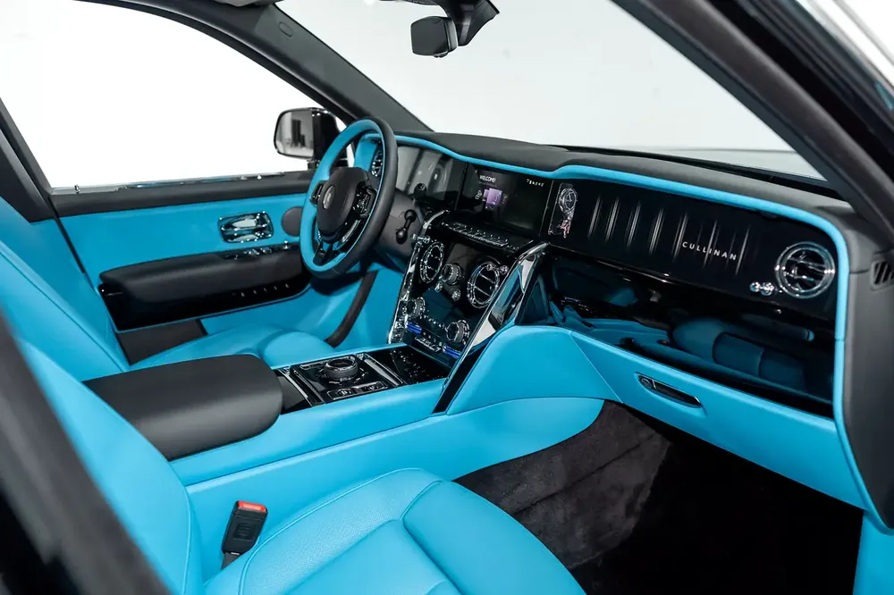 2025 ROLLS ROYCE CULLINAN | LOW MILEAGE | STARLIGHT | FULL OPTION | REAR SEAT ENTERTAINMENT - Image 12