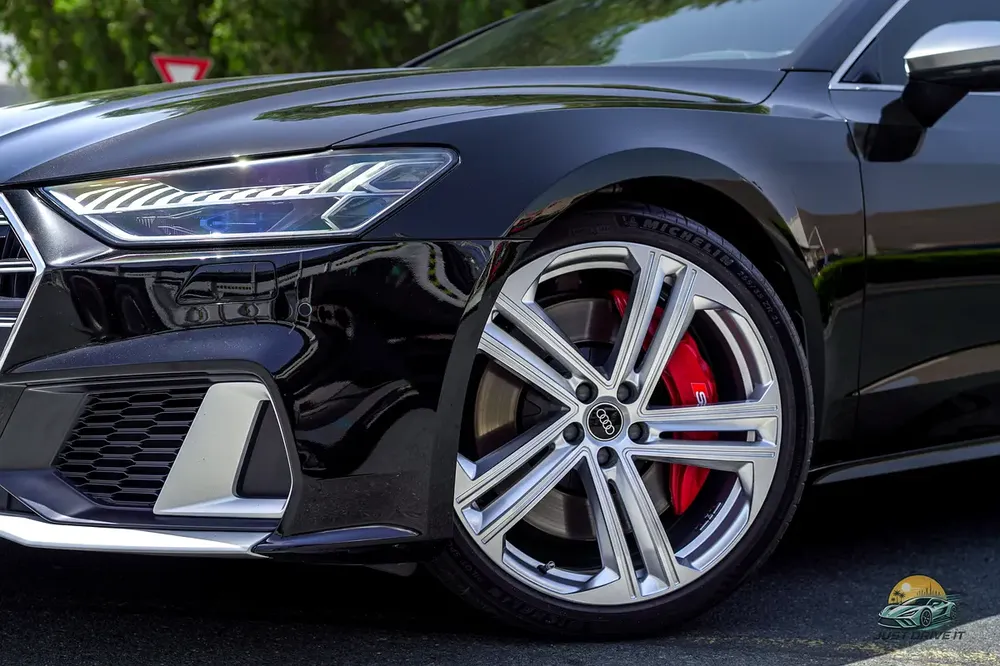 2021 Audi S7 - Japanese - in UAE Since 3,500 KM - Naboodah Full History - 39,500 KM - Original paint - Image 10