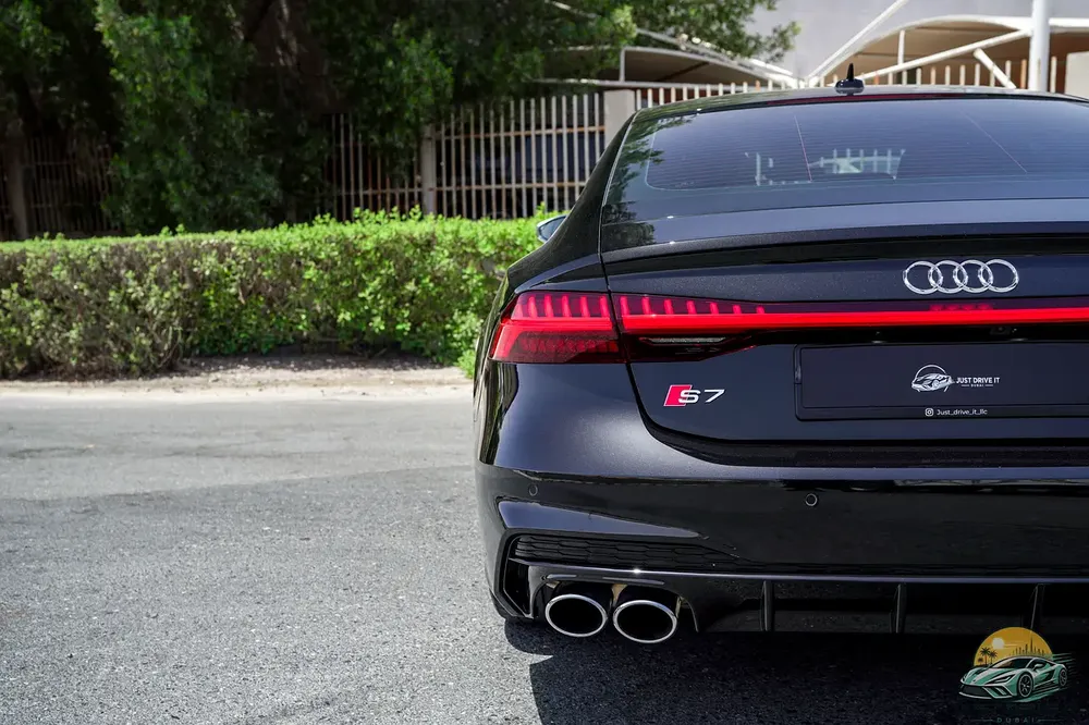 2021 Audi S7 - Japanese - in UAE Since 3,500 KM - Naboodah Full History - 39,500 KM - Original paint - Image 16