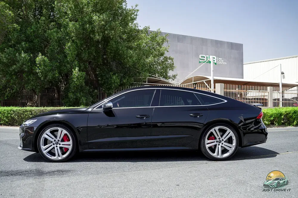 2021 Audi S7 - Japanese - in UAE Since 3,500 KM - Naboodah Full History - 39,500 KM - Original paint - Image 6