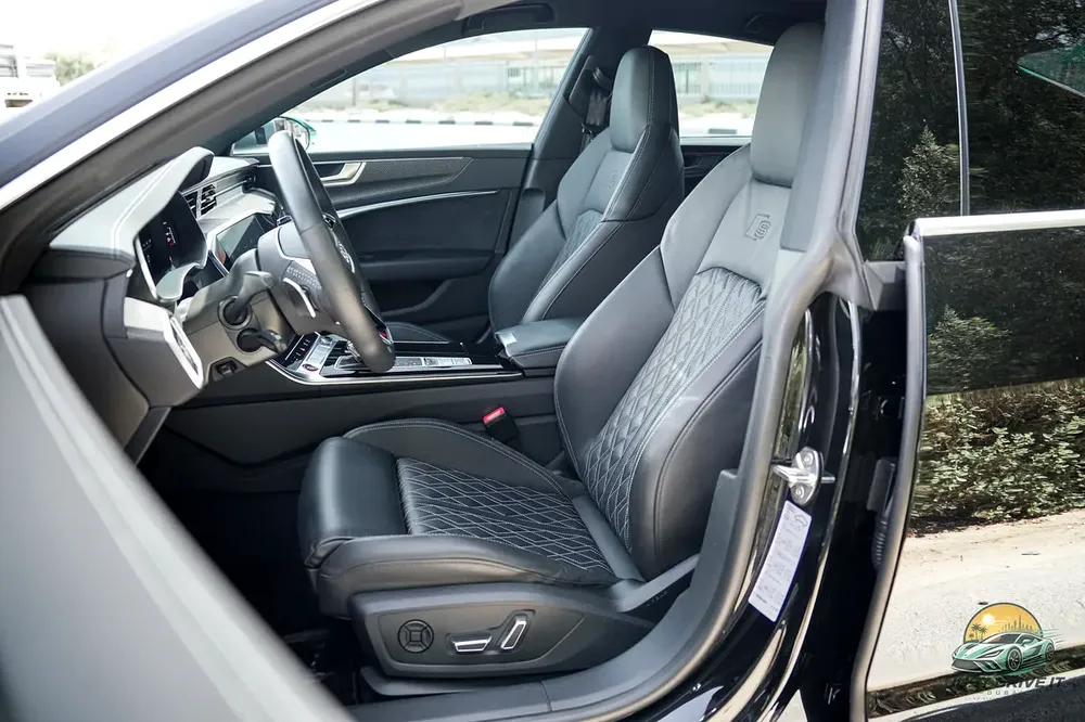 2021 Audi S7 - Japanese - in UAE Since 3,500 KM - Naboodah Full History - 39,500 KM - Original paint - Image 9