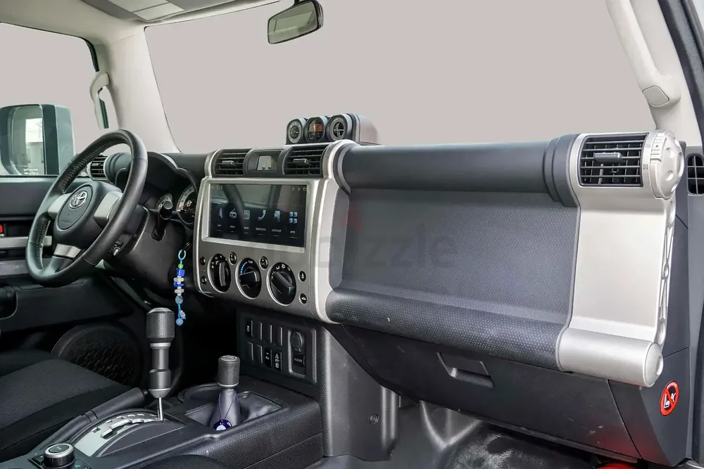 AED 2204/month | 2022 Toyota FJ Cruiser GXR | GCC Specs | Ref#391229 - Image 9