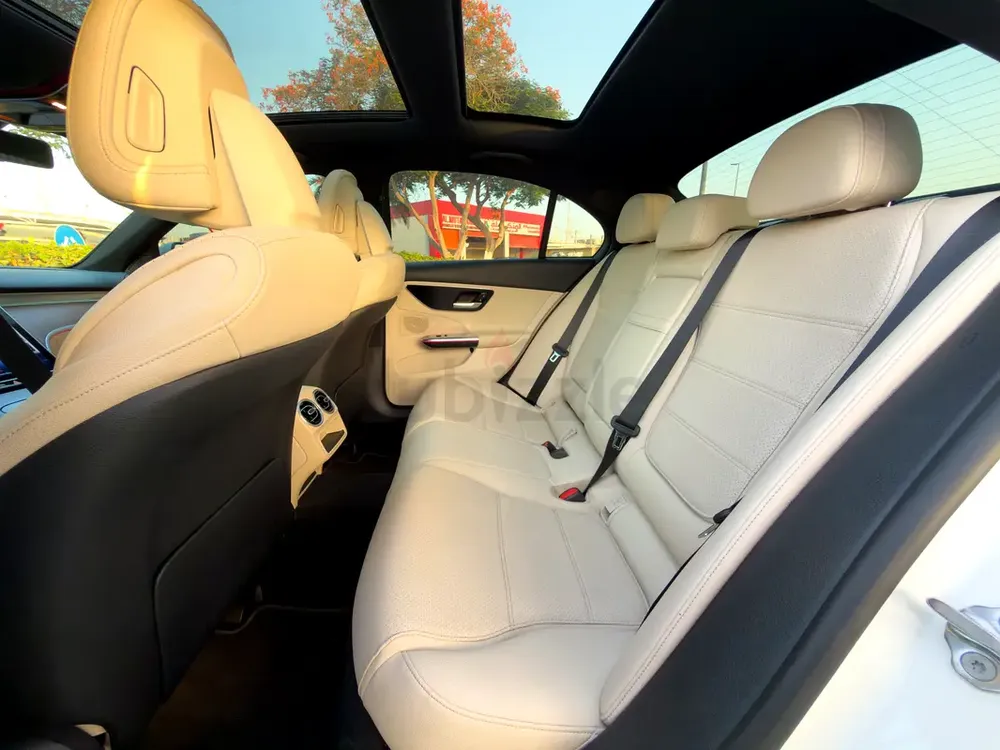 2023 Mercedes-Benz C300 -Clean TiTLE . Low Mileage Luxury Sedan - Image 11