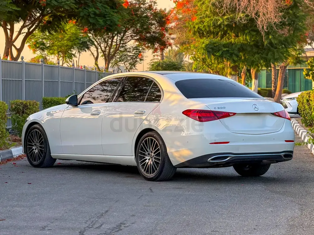 2023 Mercedes-Benz C300 -Clean TiTLE . Low Mileage Luxury Sedan - Image 17
