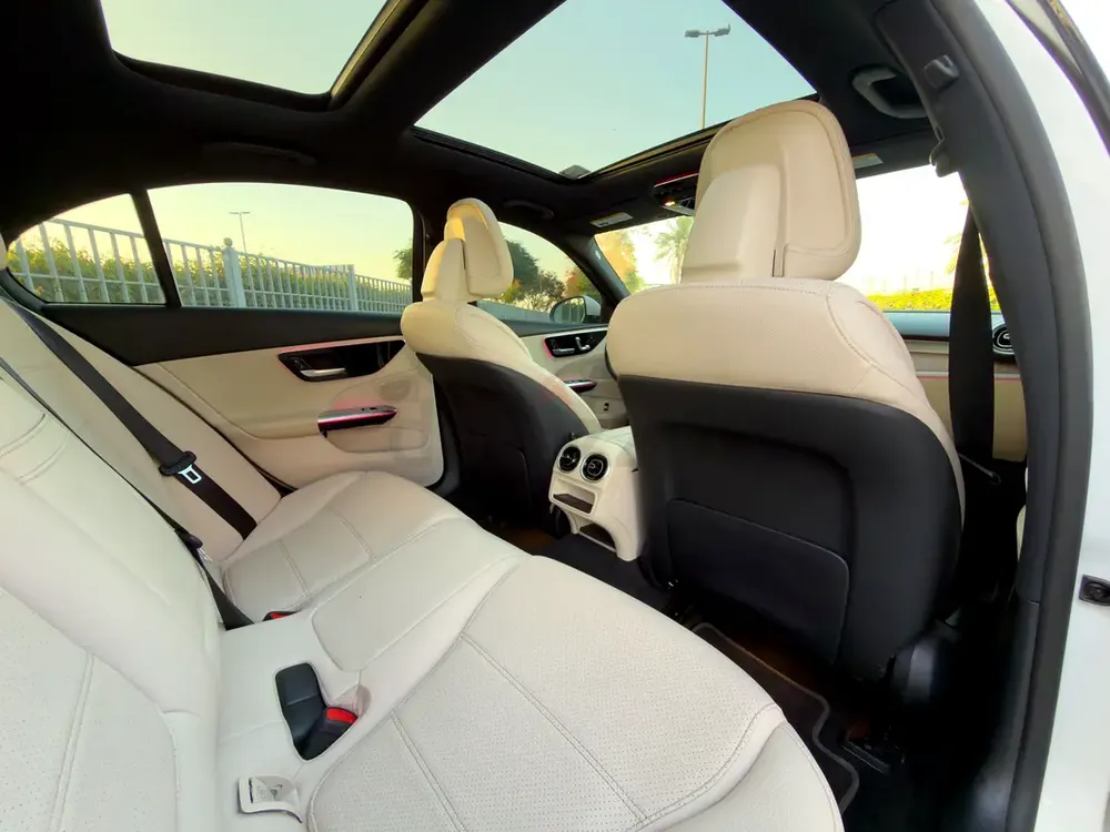 2023 Mercedes-Benz C300 -Clean TiTLE . Low Mileage Luxury Sedan - Image 6