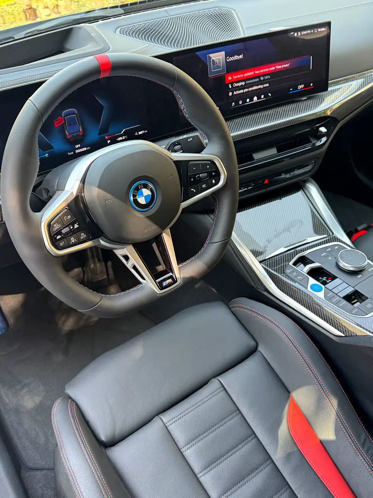 BMW i4 M50 , 2025 , 536 HP, 6 years open mileage service package - Image 11